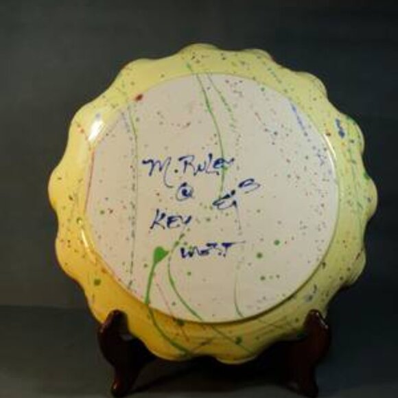MAGGIE RULEY Hand Painted COLORFUL KEY WEST PLATE 11" Diameter SIGNED - Picture 3 of 3